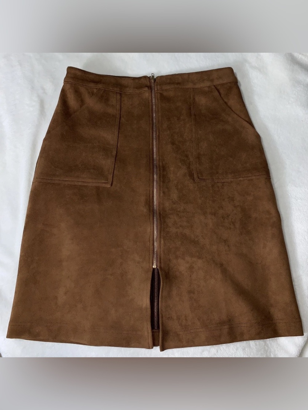 Glam faux suede skirt chesnut size Small front zip